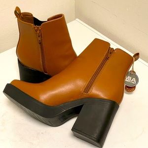 MIA Women Platform Ankle Boots Size 8.